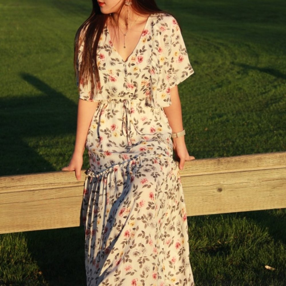 Beautiful Button-Down Maxi Dress - Picture 2 of 8
